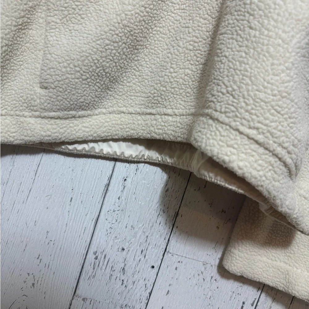 Columbia Tan and Cream Fleece Jacket - Picture 6 of 7